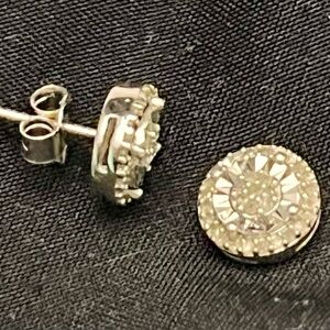 Kiran Jewels .1ct Diamond 925 Sterling Silver Miracle Set 9mm Round Stud Earring